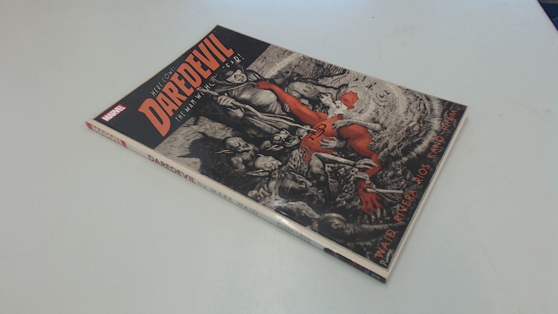 Marvel Comics Daredevil, Vol. 2 - Graphic Novel Edition