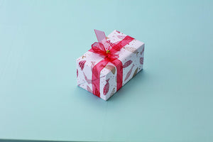 Red & Gold Gift Wrapping Papers  12 Sheets: 18 X 24 Inch (45 X 61 Cm) Wrapping Paper,Used