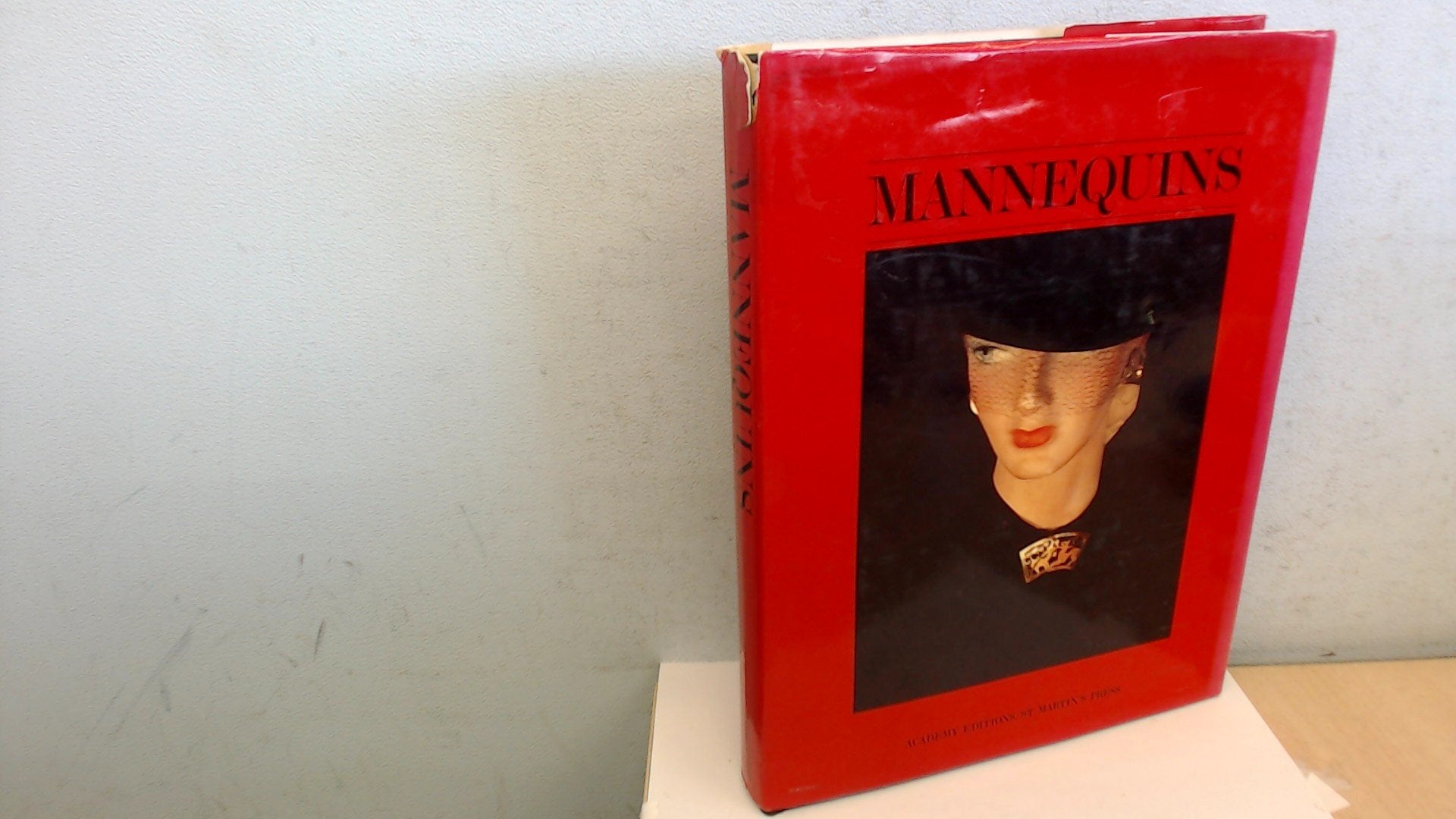 Mannequins,New