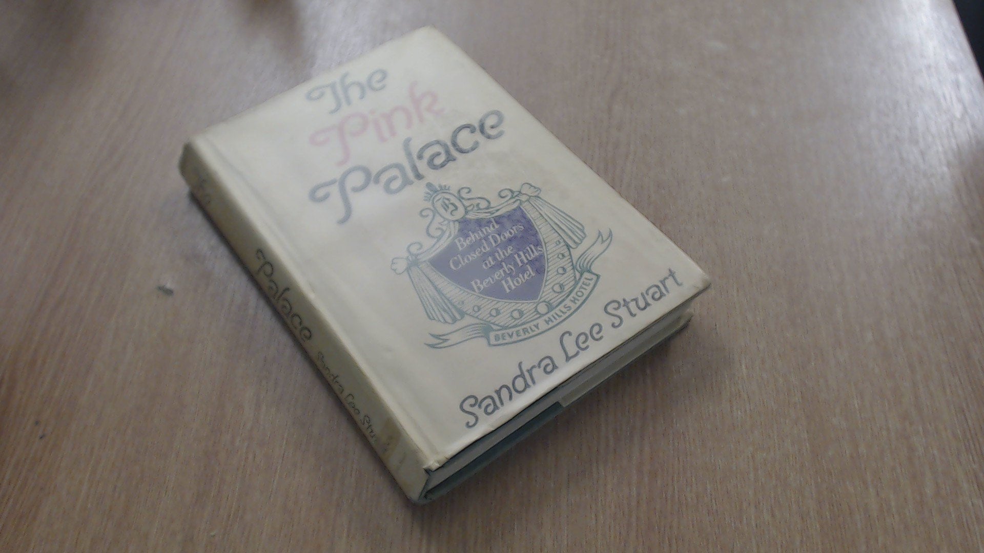 The pink palace: Behind closed doors at the Beverly Hills Hotel,Used
