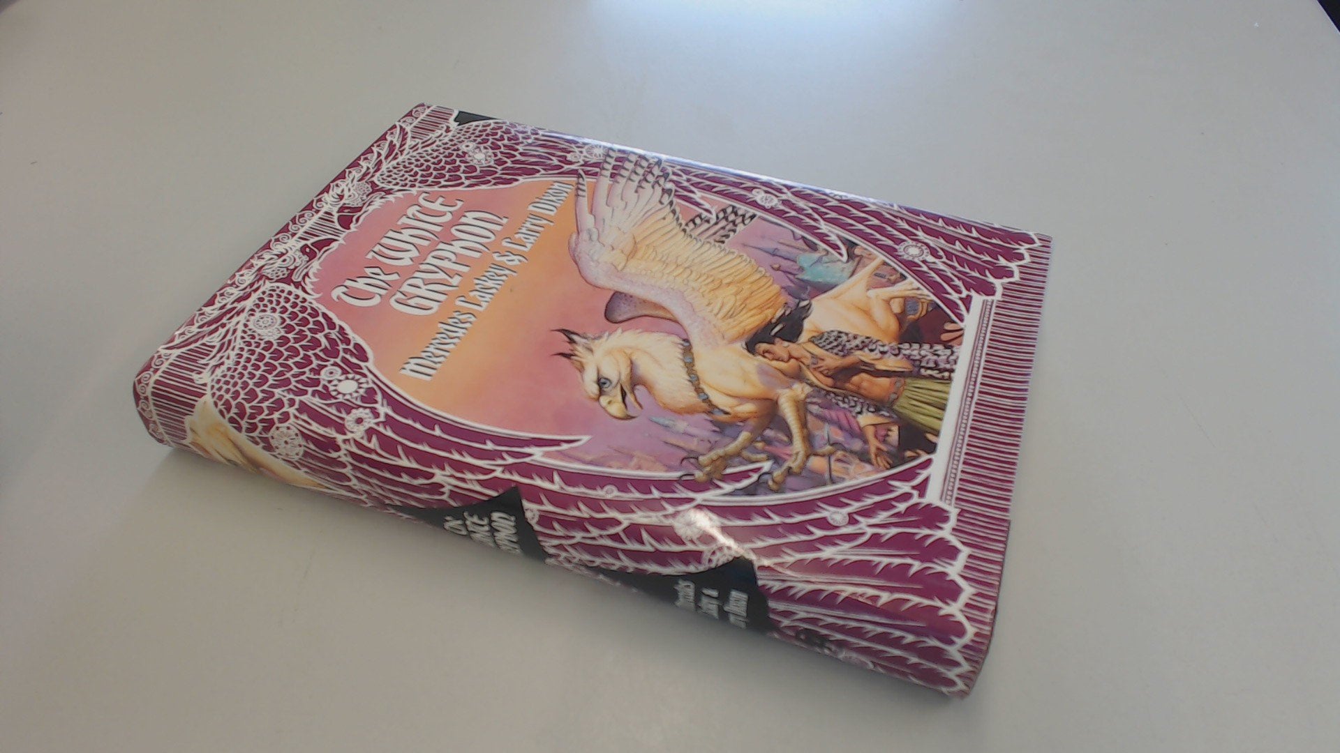 The White Gryphon (The Mage Wars),Used