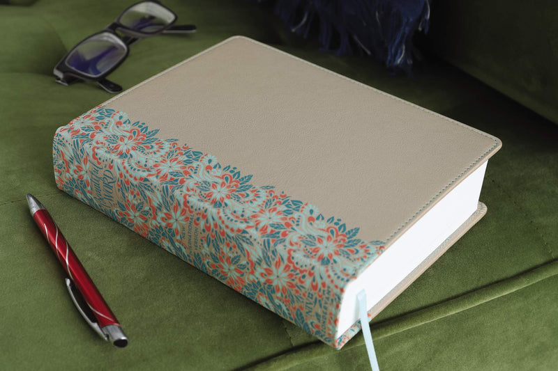 NIV, Beautiful Word Bible, Updated Edition, Peel/Stick Bible Tabs, Leathersoft over Board, Gold/Floral, Red Letter, Comfort Prin,Used