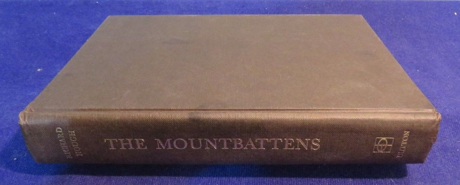 The Mountbattens: The illustrious family who, through birth and marriage, from Queen Victoria and the last of the Tsars to Queen,Used