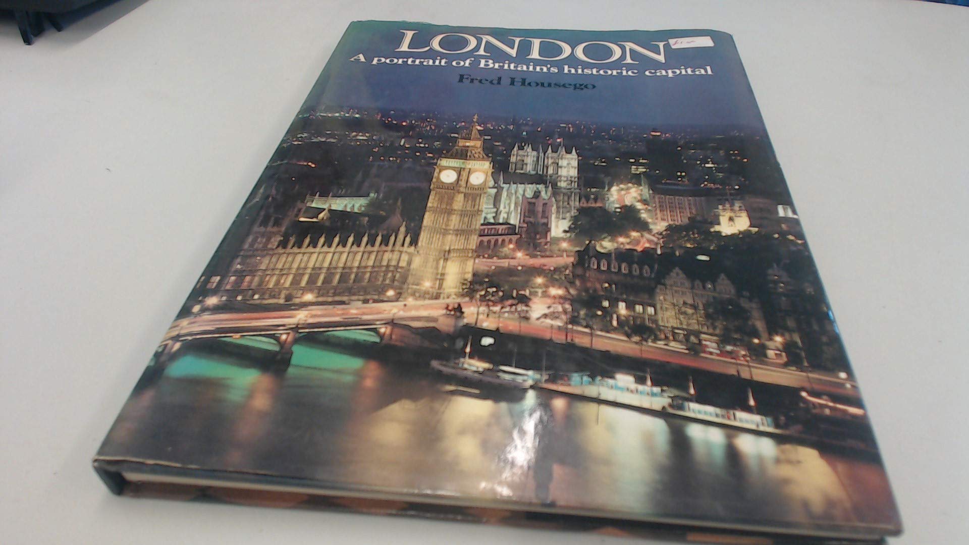 London: A portrait of Britain's historic capital,Used