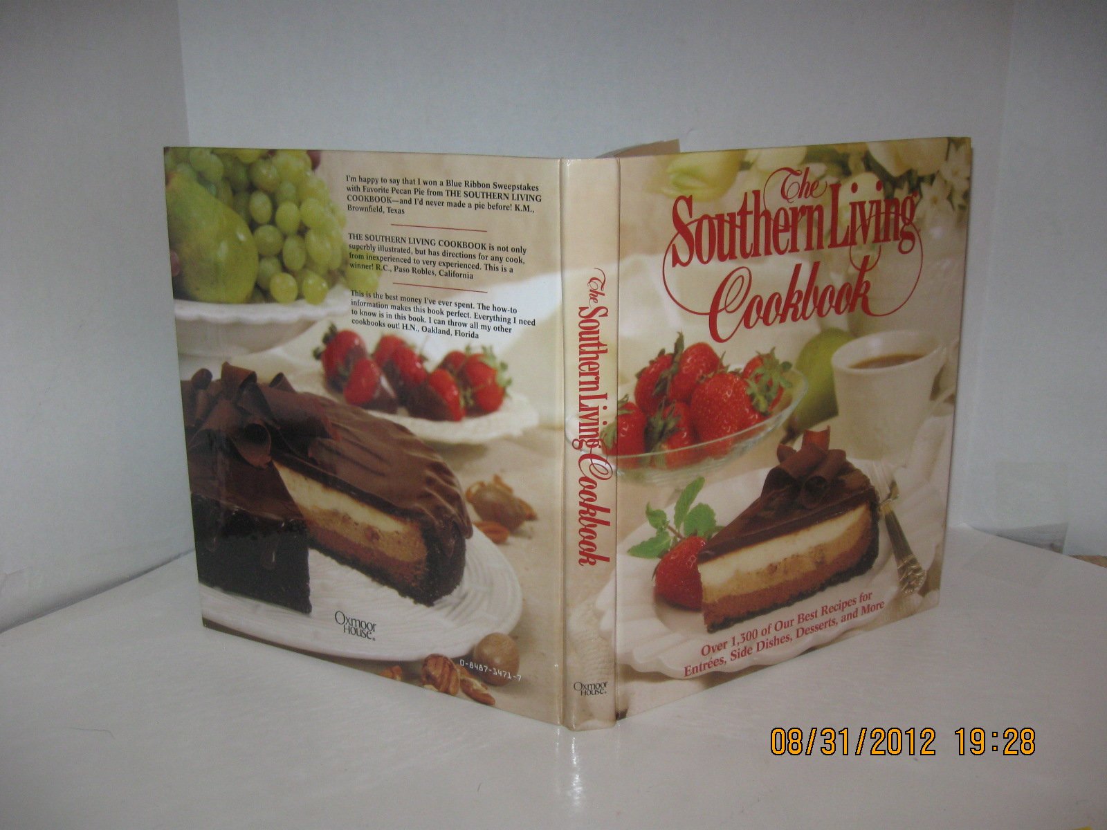 The Southern Living Cookbook: From the Foods Staff of Southern Living Magazine,Used