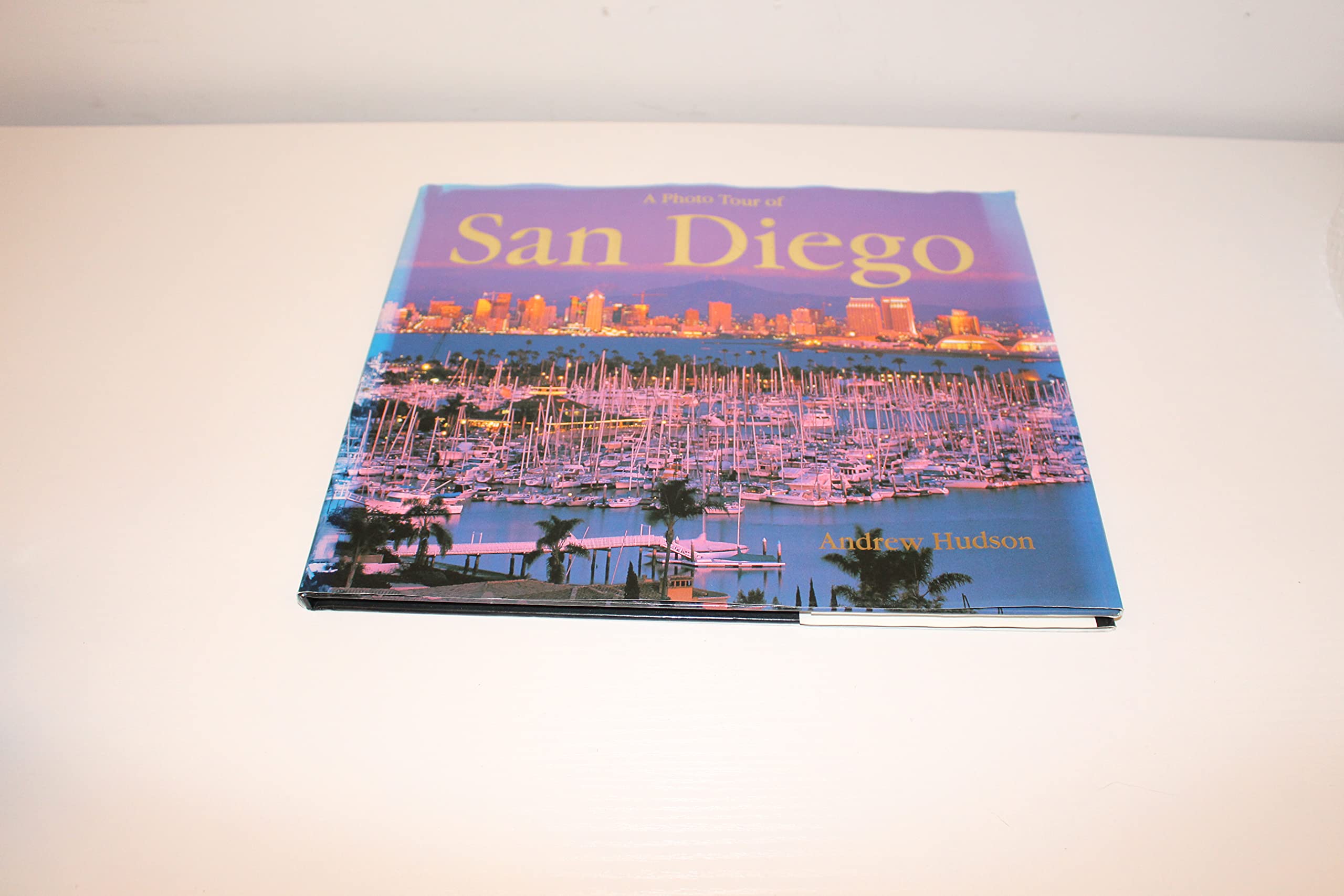 A Photo Tour of San Diego (Photo Tour Books),Used