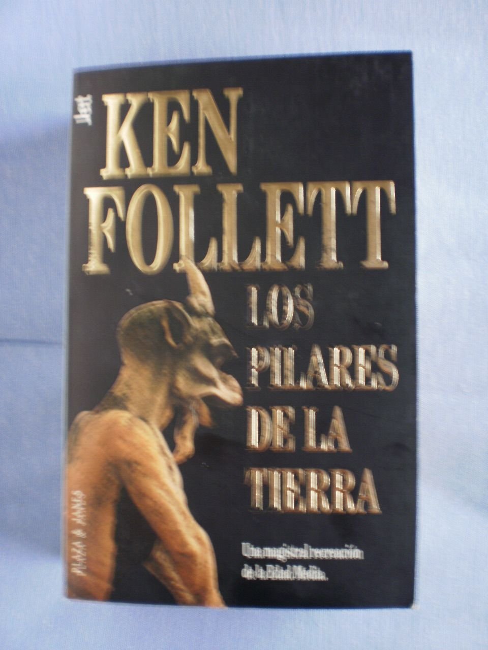 Los Pilares de La Tierra (Spanish Edition),Used