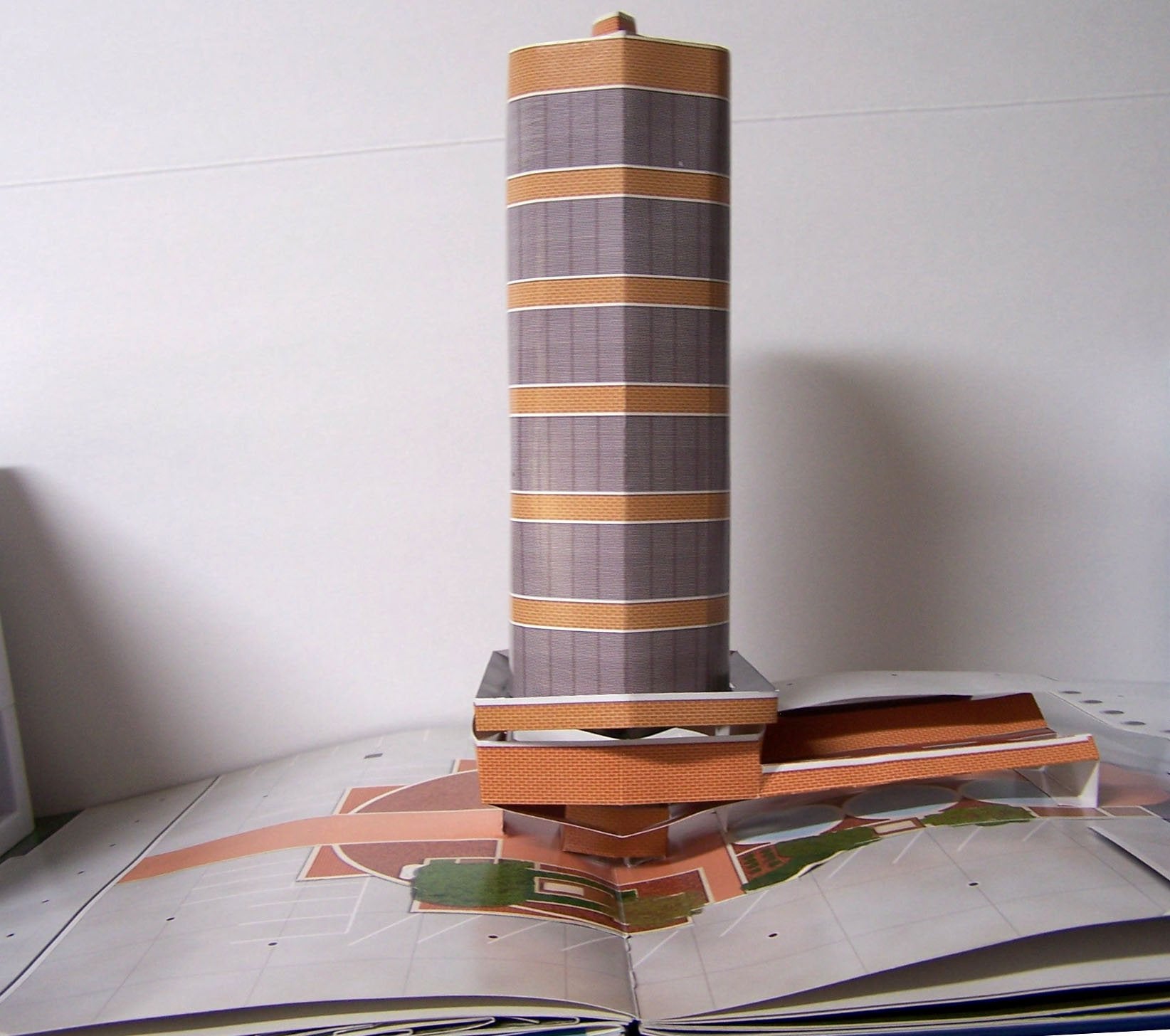 Frank Lloyd Wright in Popup,Used