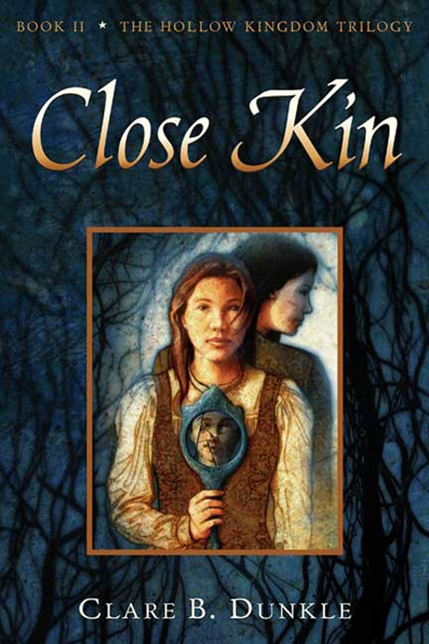 Close Kin: Book II  The Hollow Kingdom Trilogy (Hollow Kingdom Trilogy, 2),Used