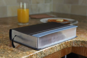 NIV, Men's Devotional Bible, Leathersoft, Charcoal Grey/Steel Blue,New