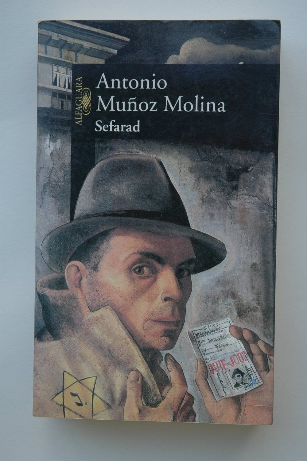 Sefarad: Una Novela De Novelas (Spanish Edition),Used