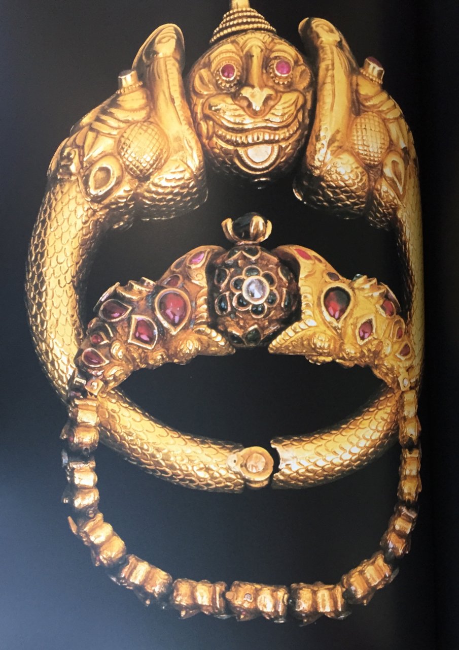 Maharajas' Jewels,Used