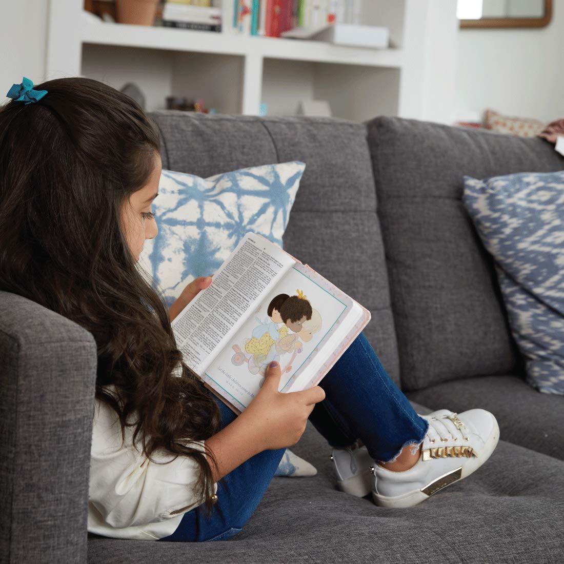 NKJV, Precious Moments Holy Bible, Hardcover, Pink: Small Hands Bible,New