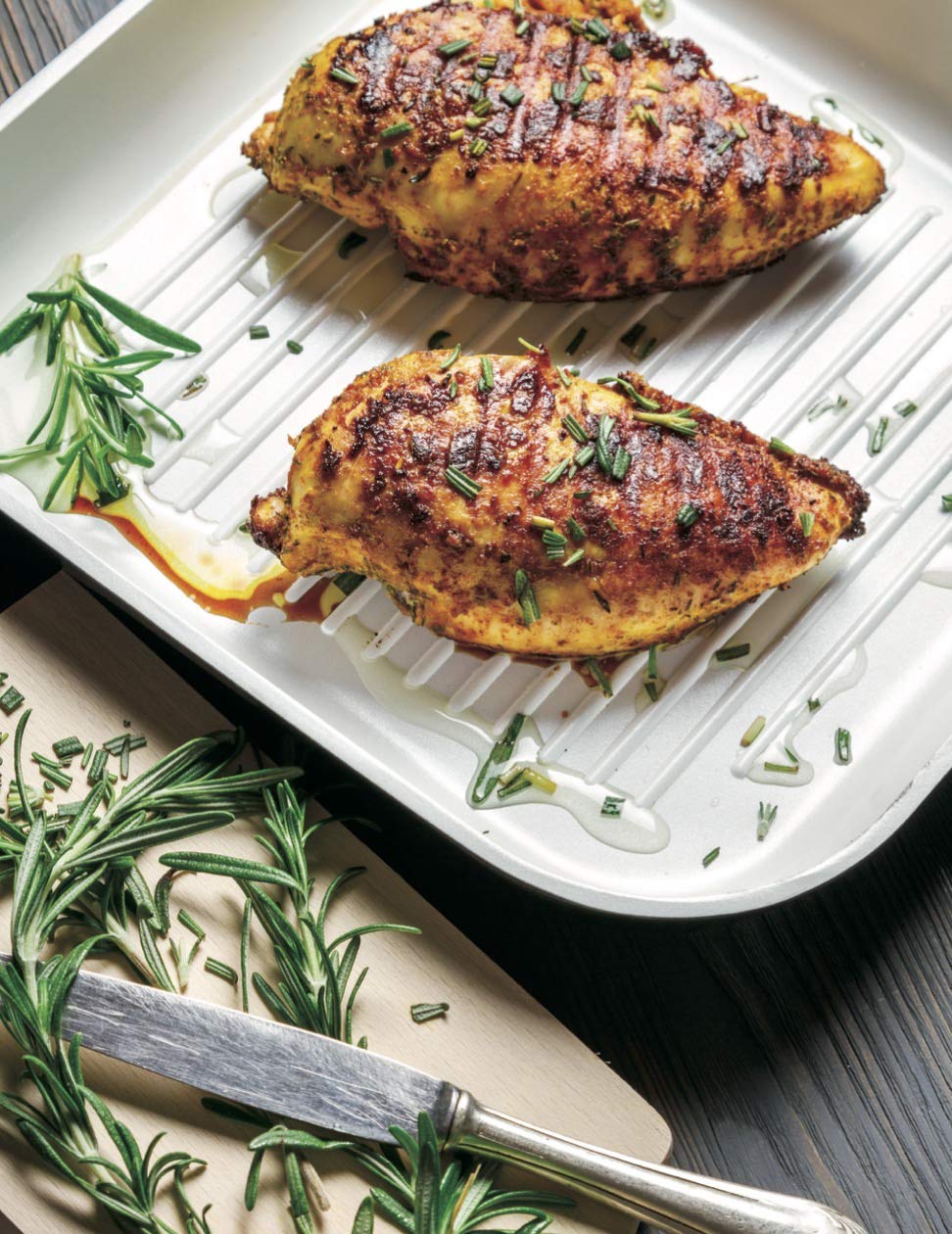 Field to Fork: A Collection of Classic Recipes from The Old Farmer's Almanac,Used