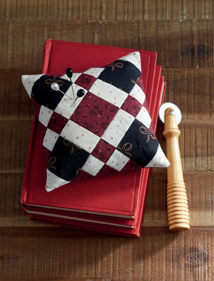Vintage Patchwork: A Dozen Small Projects from One Bundle of 10