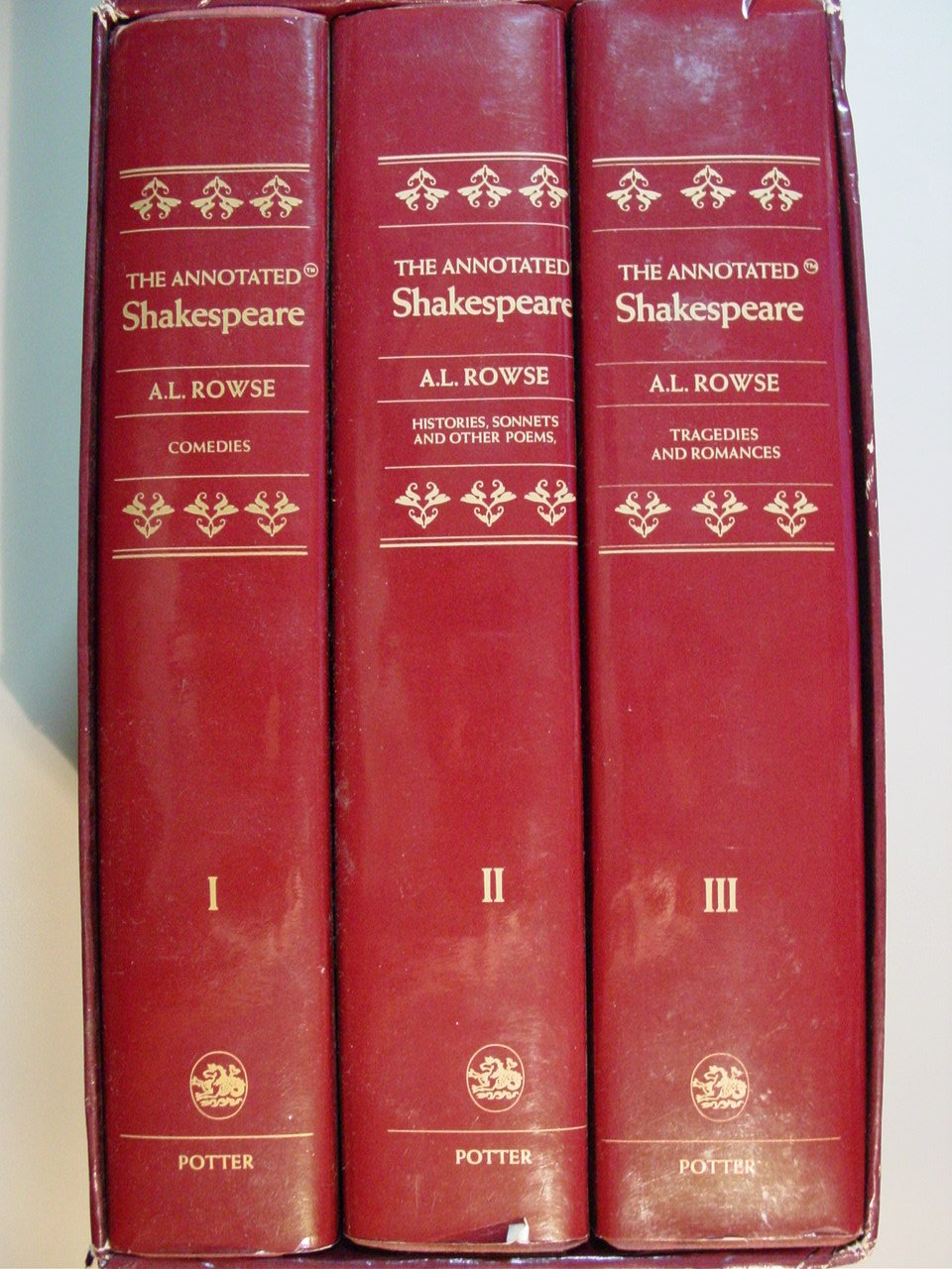 The Annotated Shakespeare: The Comedies, Histories, Sonnets and Other Poems, Tragedies and Romances Complete (Three Volume Set i,Used