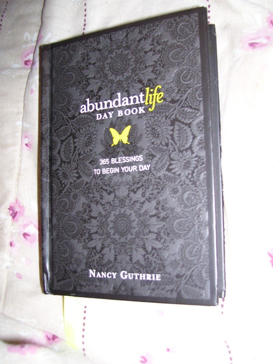 Abundant Life Day Book, The: Devotions for Every Day of the Year,New