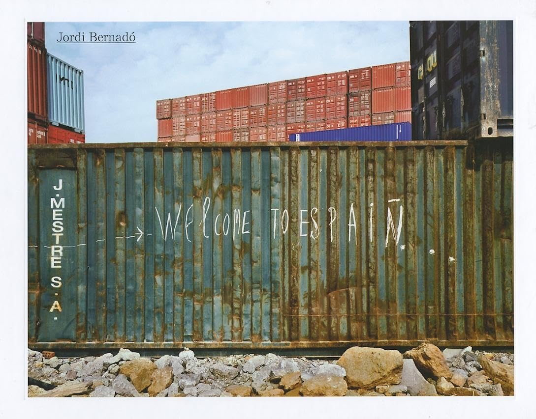 Welcome to Espai (English and Spanish Edition),Used