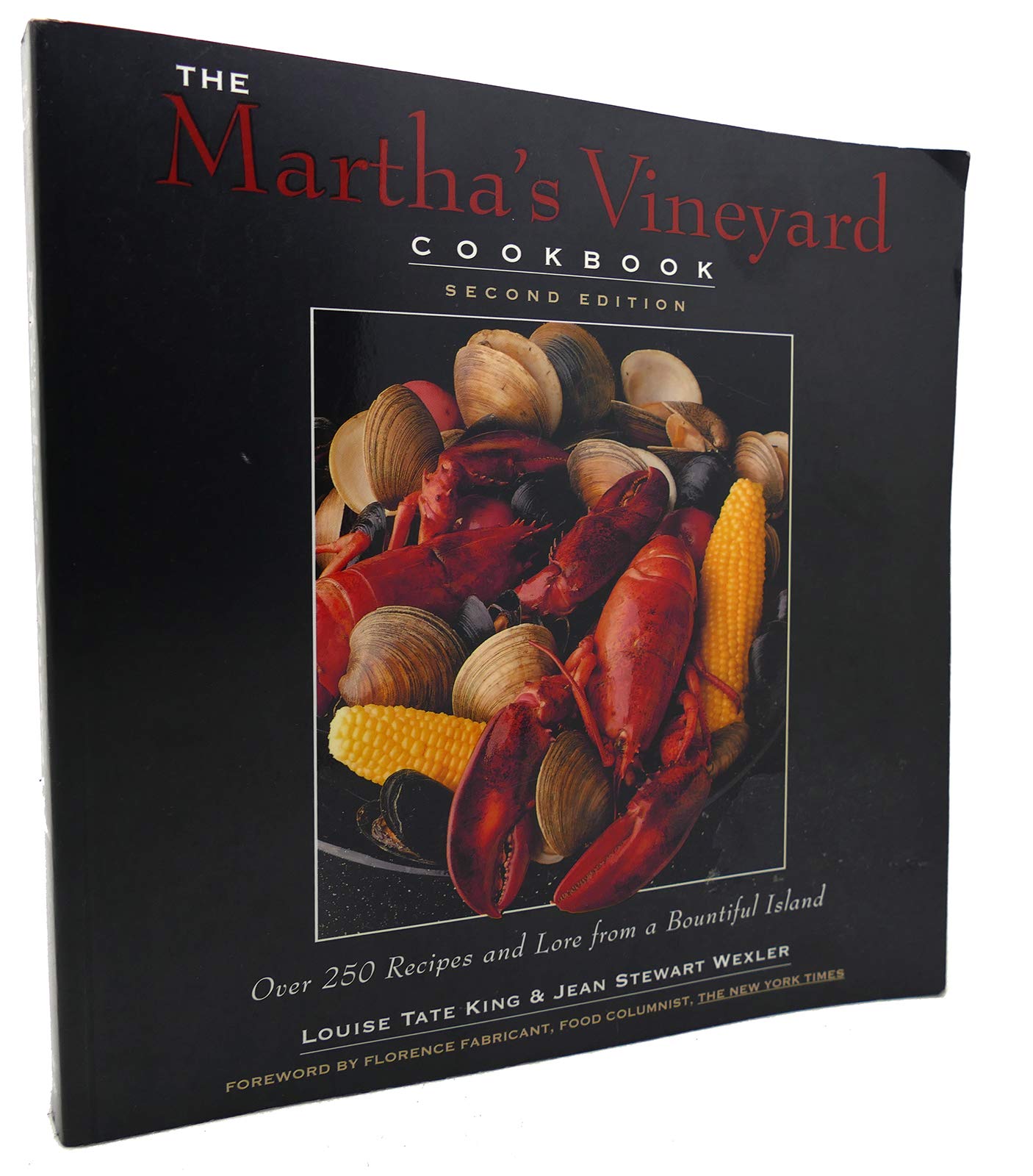 The Martha's Vineyard Cookbook: Over 250 Recipes and Lore from a Bountiful Island,Used