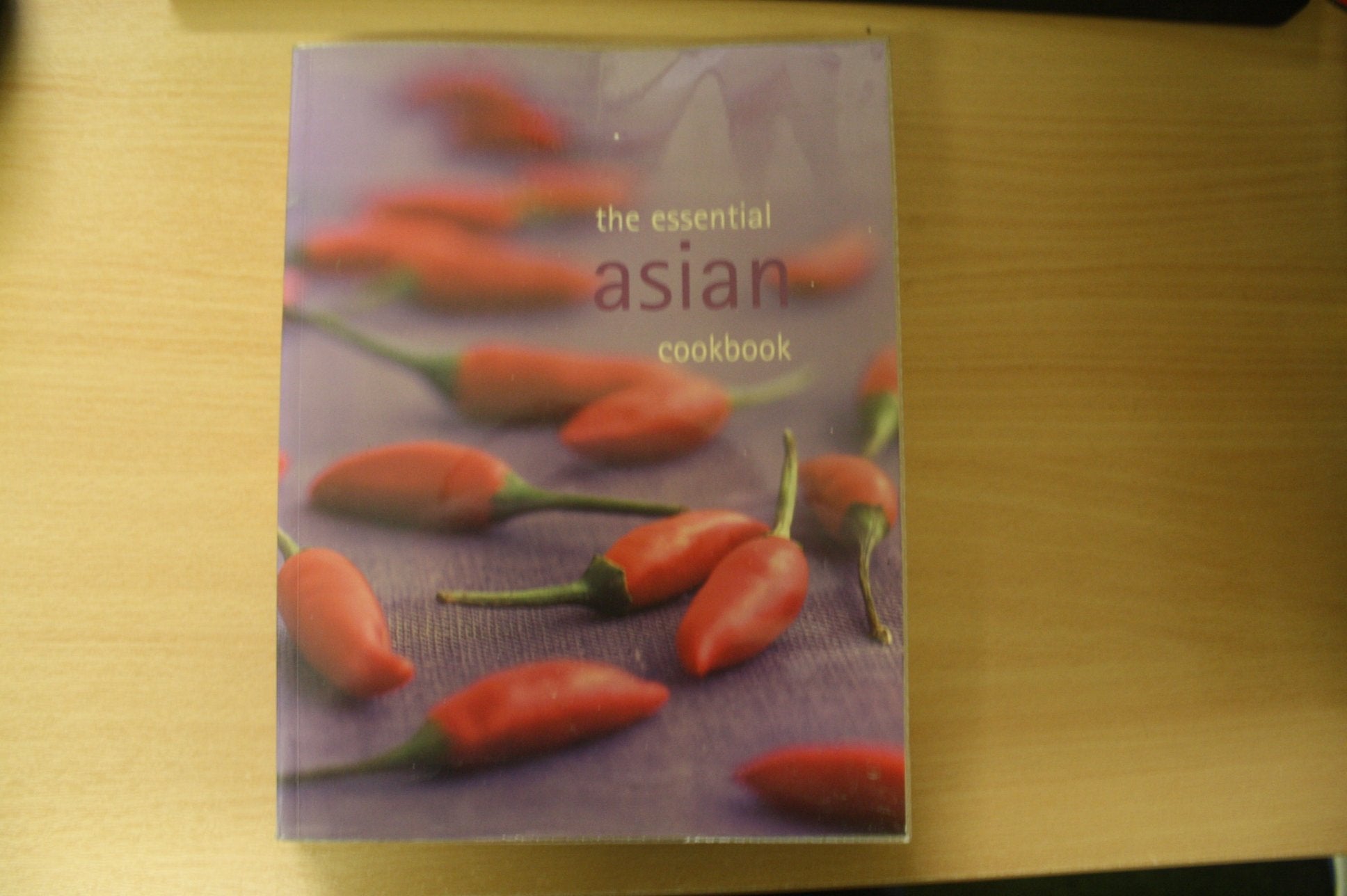 Essential Asian Cookbook (Essential Cookbook),Used