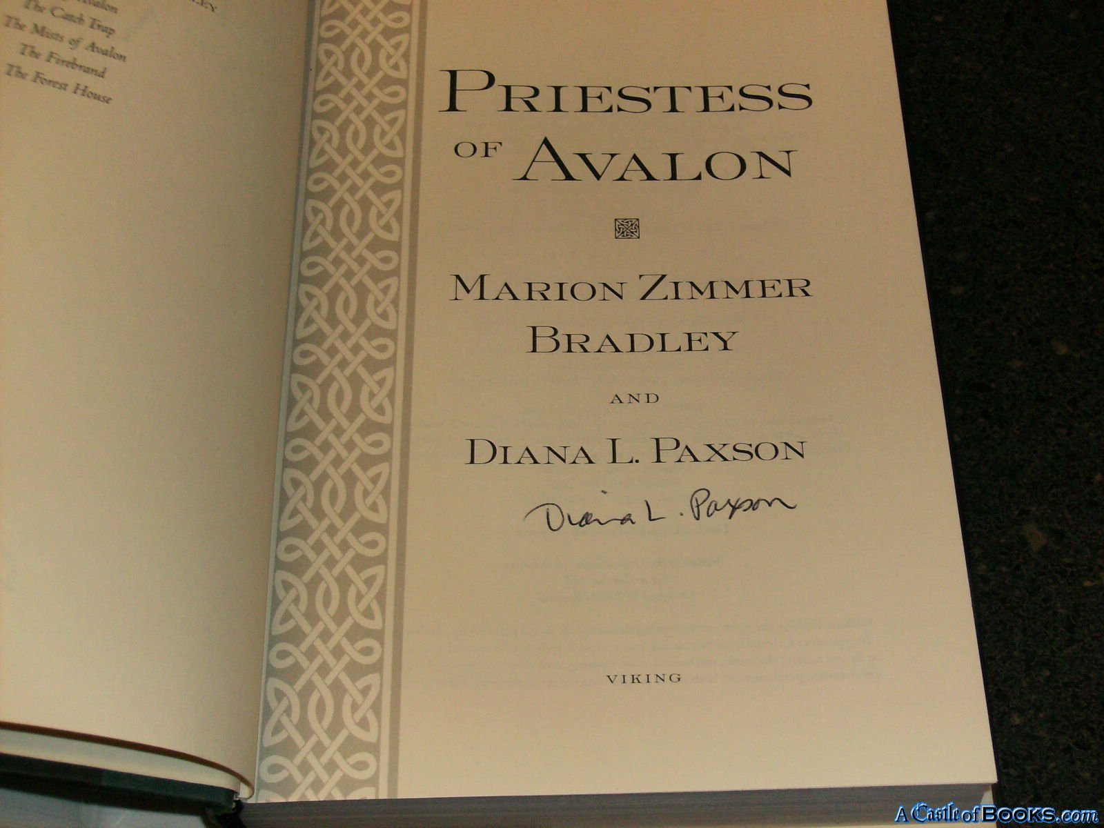 Priestess of Avalon (Avalon, Book 4),New