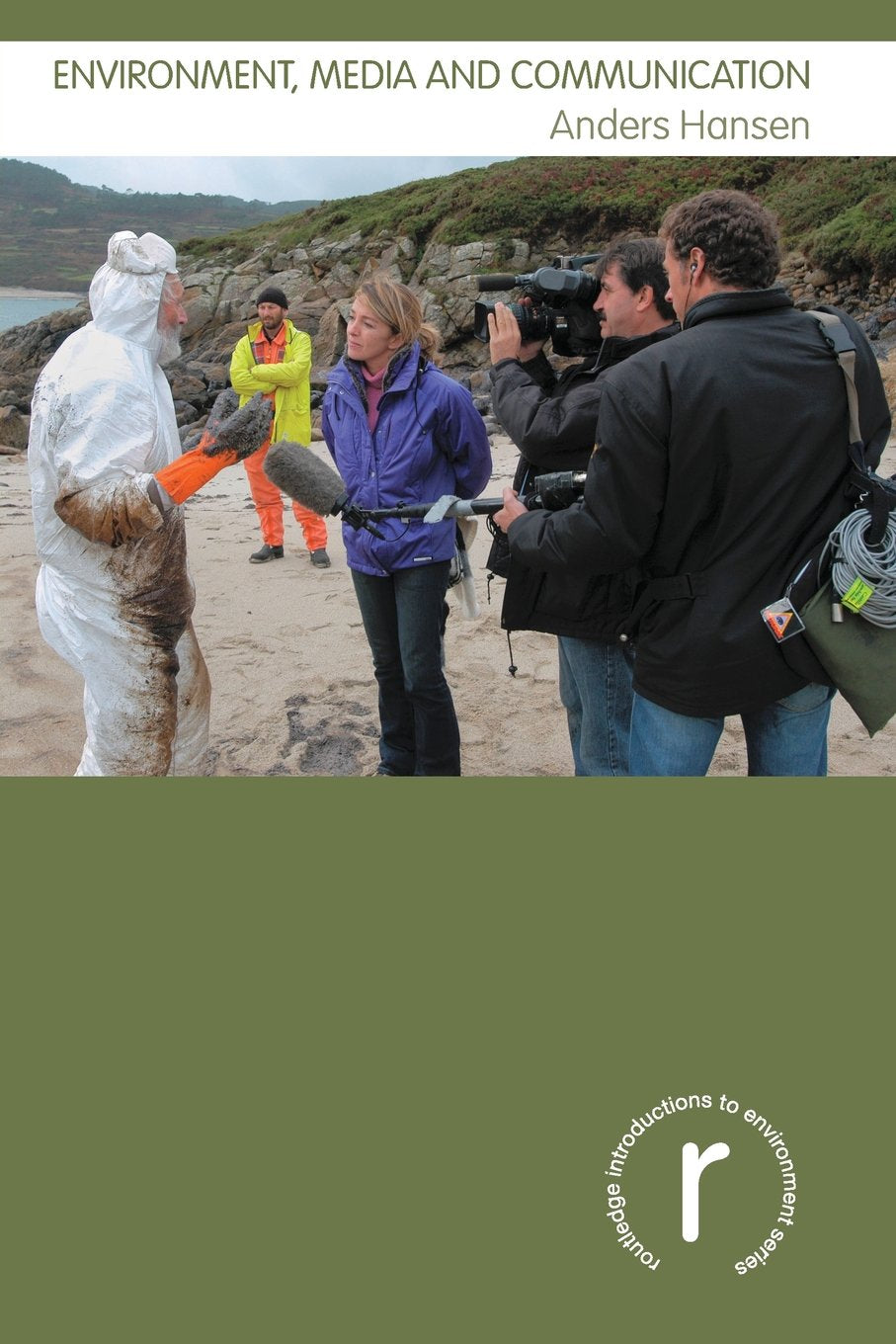 Environment, Media And Communicatio (Routledge Introductions to Environment: Environment and Society Texts),Used