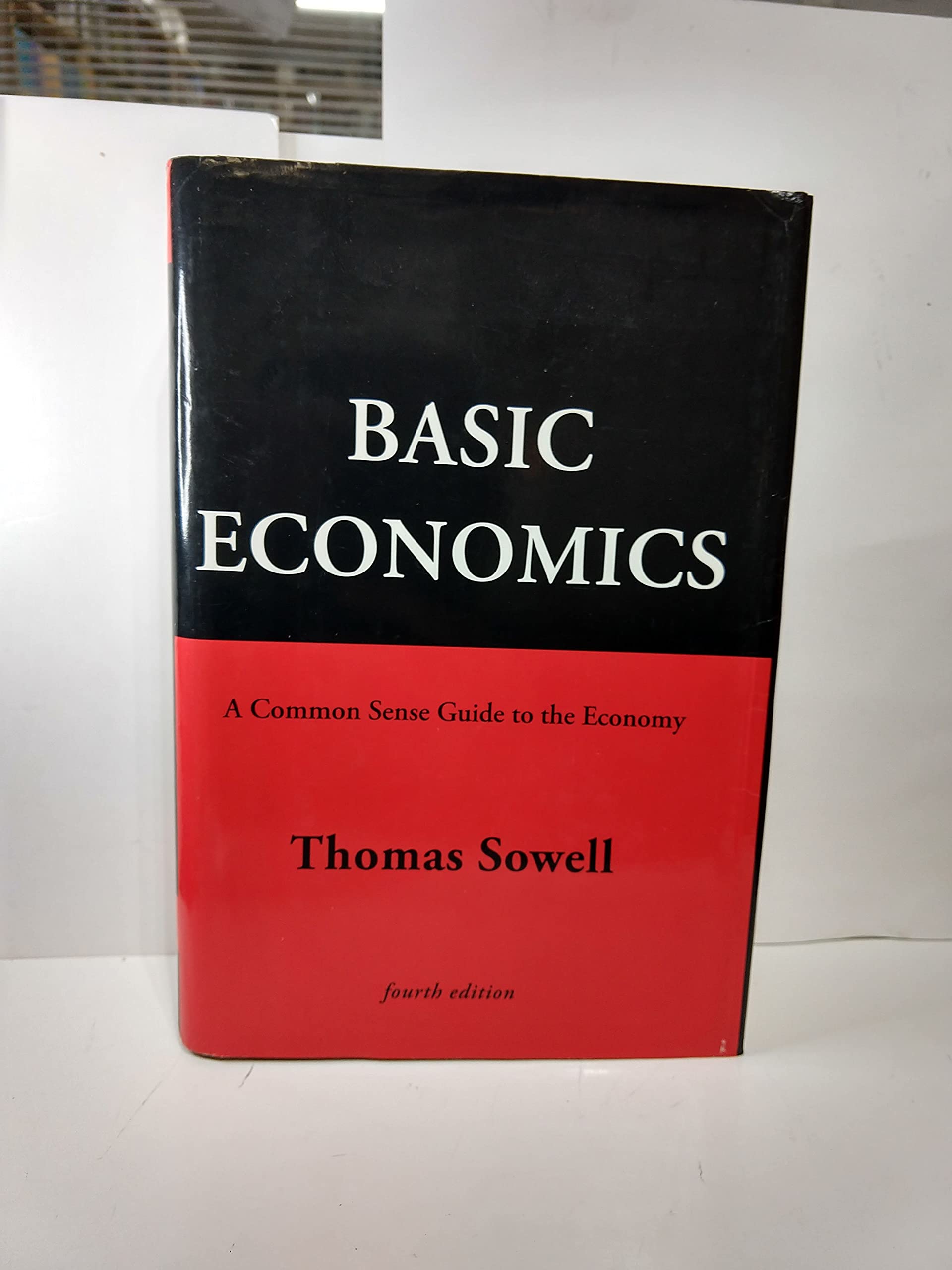 Basic Economics: A Common Sense Guide to the Economy,Used
