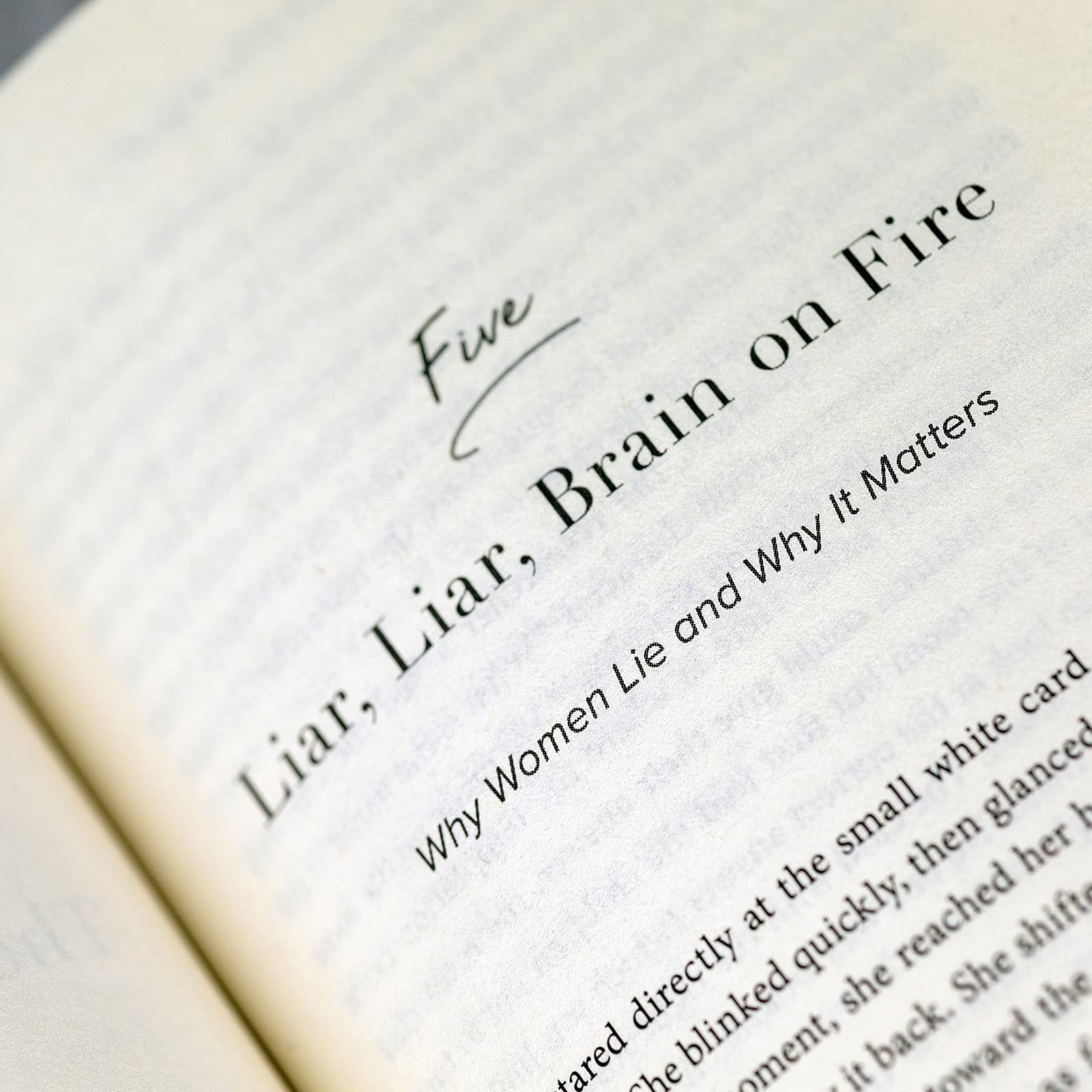 Think Like a Girl: 10 Unique Strengths of a Woman's Brain and How to Make Them Work for You,Used