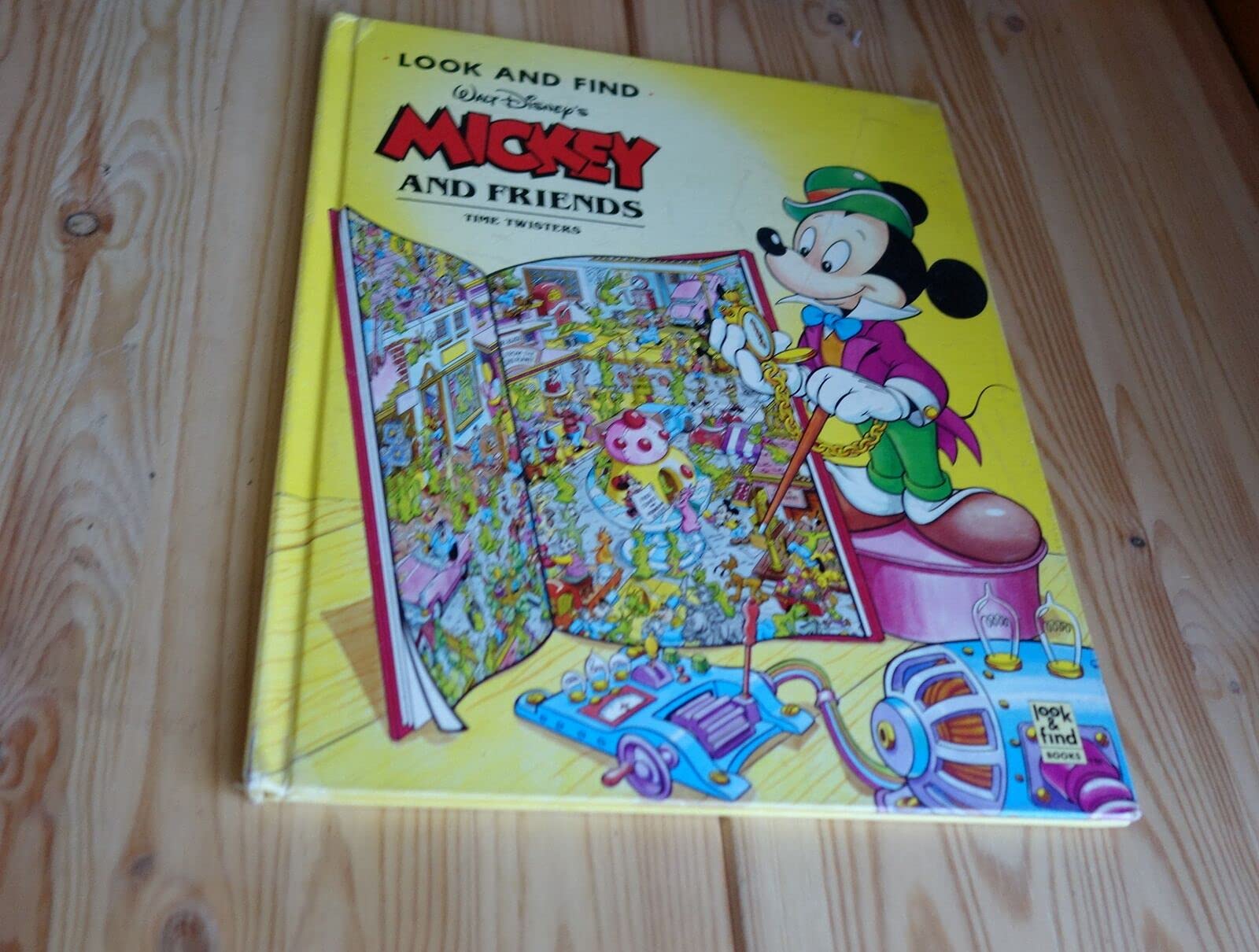 Look and Find Walt Disney's Mickey and Friends,Used
