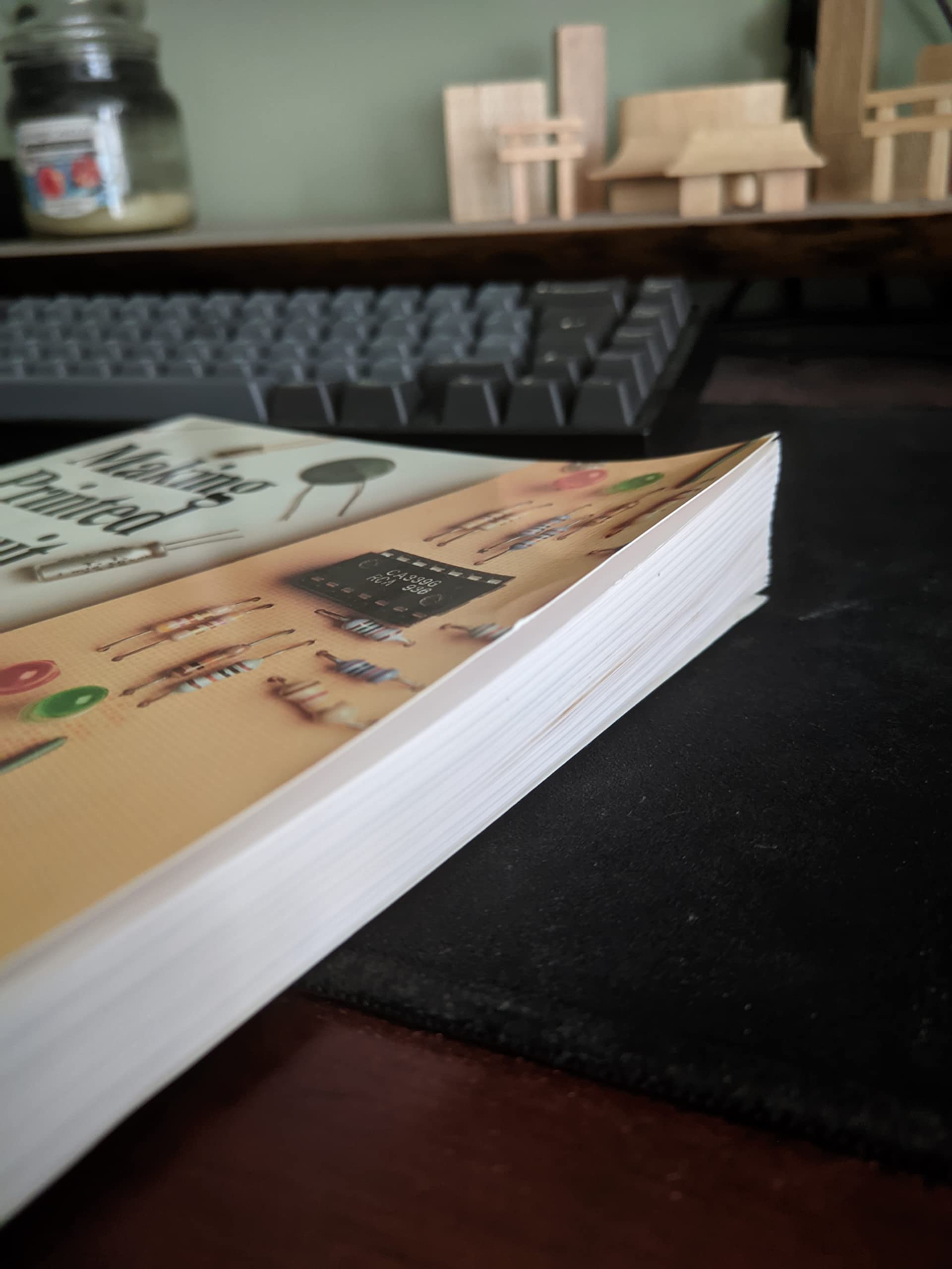 McGraw-Hill Education TAB Making Printed Circuit Boards Guide - Essential PCB Design Techniques and Best Practices