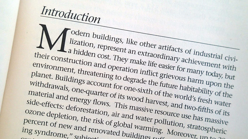 A Building Revolution: How Ecology and Health Concerns Are Transforming Construction (Worldwatch Paper ; 124),Used