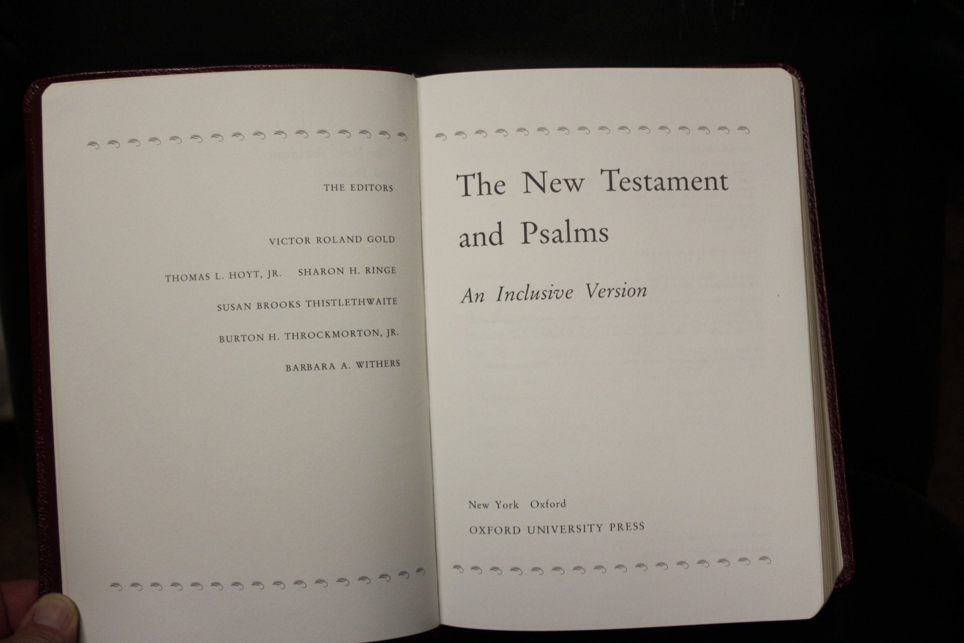 The New Testament and Psalms: An Inclusive Version - Thoughtful Translation Edition