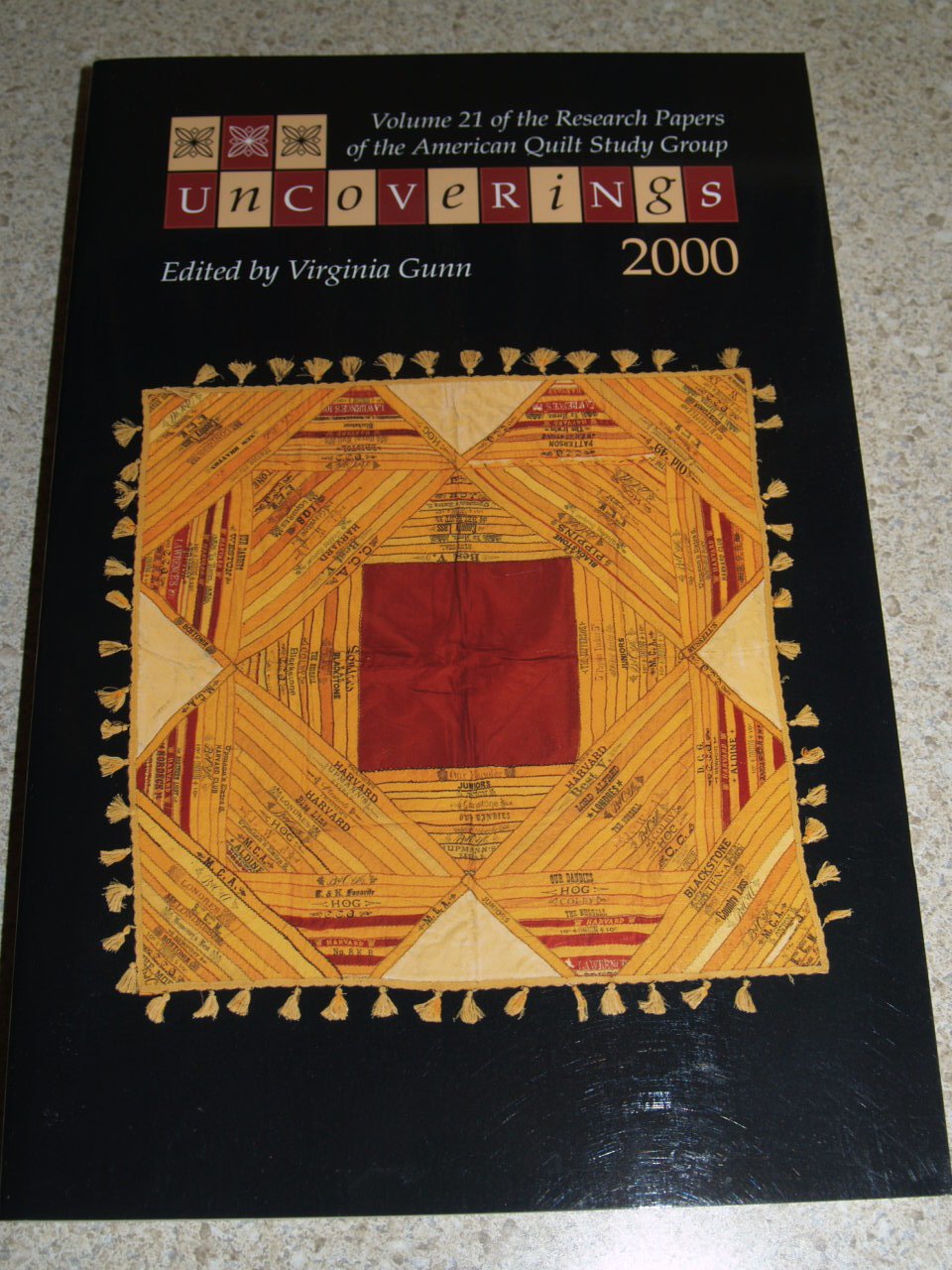 Uncoverings 2000: Volume 21 of the Research Papers of the American Quilt Study Group (Volume 21),Used