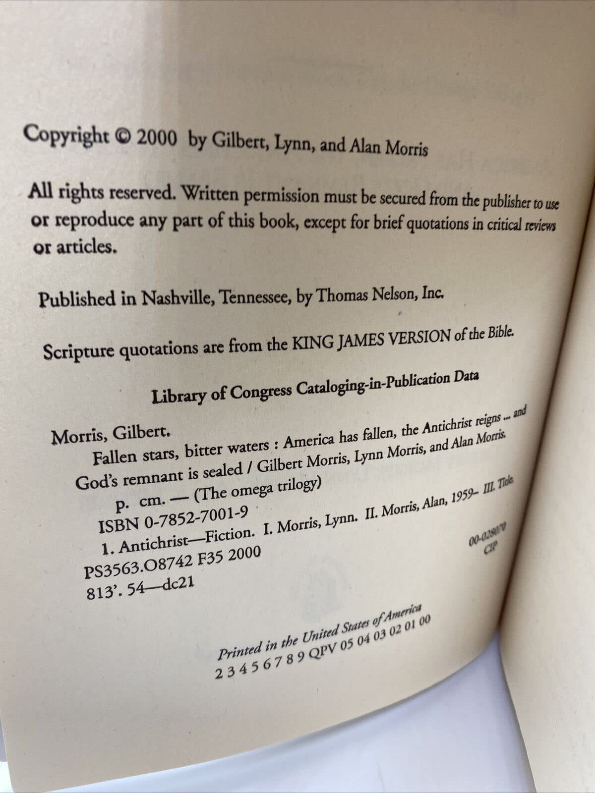 Fallen Stars, Bitter Waters (The Omega Trilogy, Book 2),Used