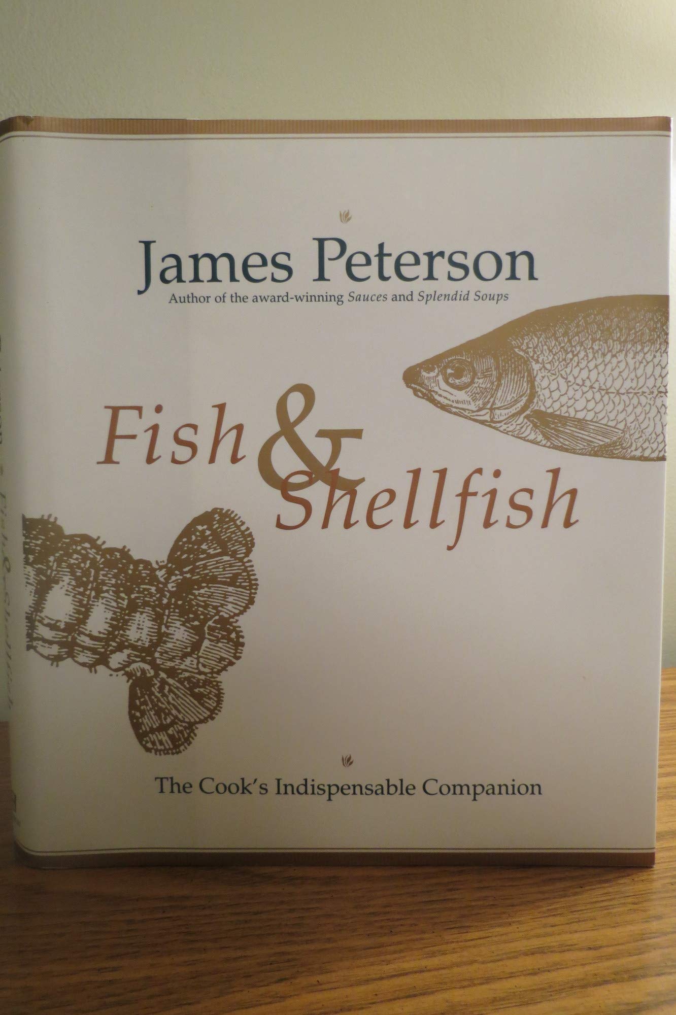 Fish & Shellfish: The Cook's Indispensable Companion,New