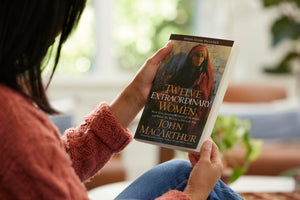Twelve Extraordinary Women: How God Shaped Women of the Bible, and What He Wants to Do with You,New