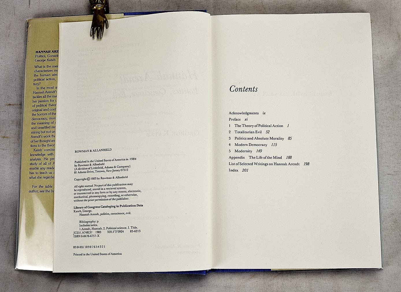 Hannah Arendt, politics, conscience, evil (Philosophy and society),Used