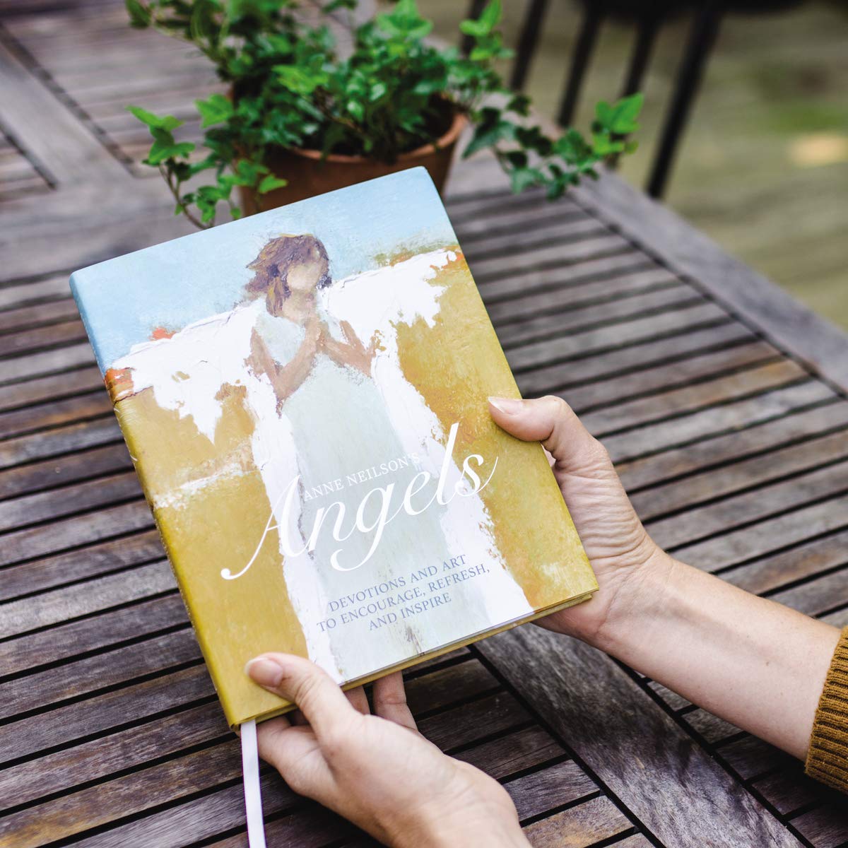 Anne Neilson's Angels: Devotions and Art to Encourage, Refresh, and Inspire,Used