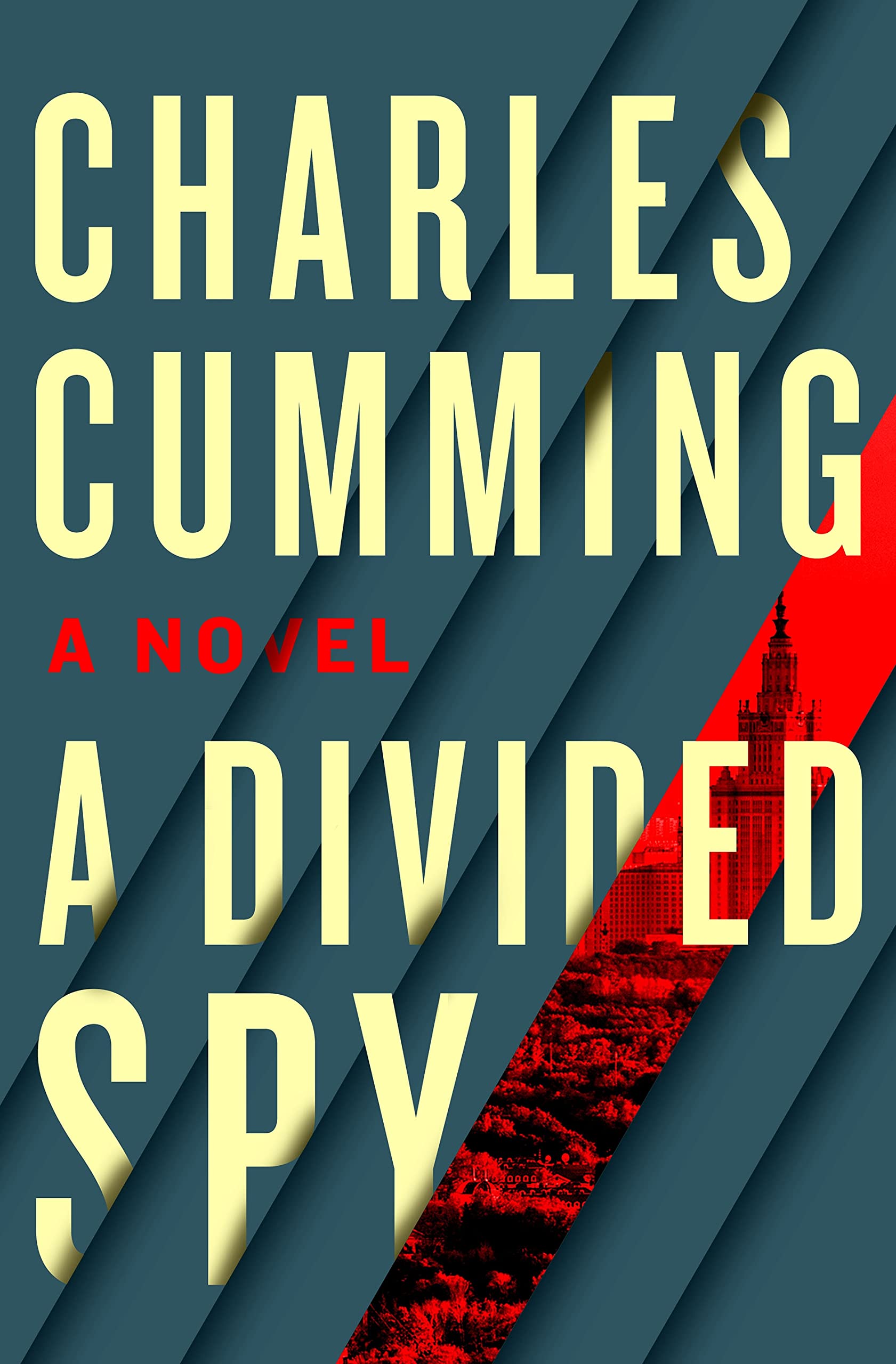 A Divided Spy: A Novel (Thomas Kell, 3),Used