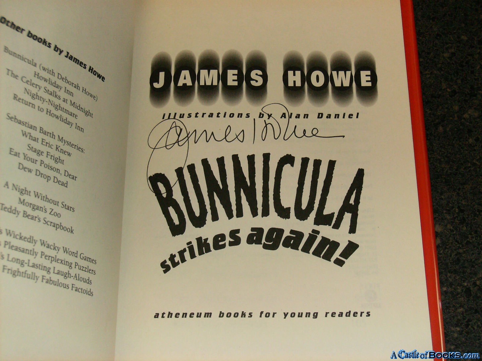Bunnicula Strikes Again! (Bunnicula And Friends),New