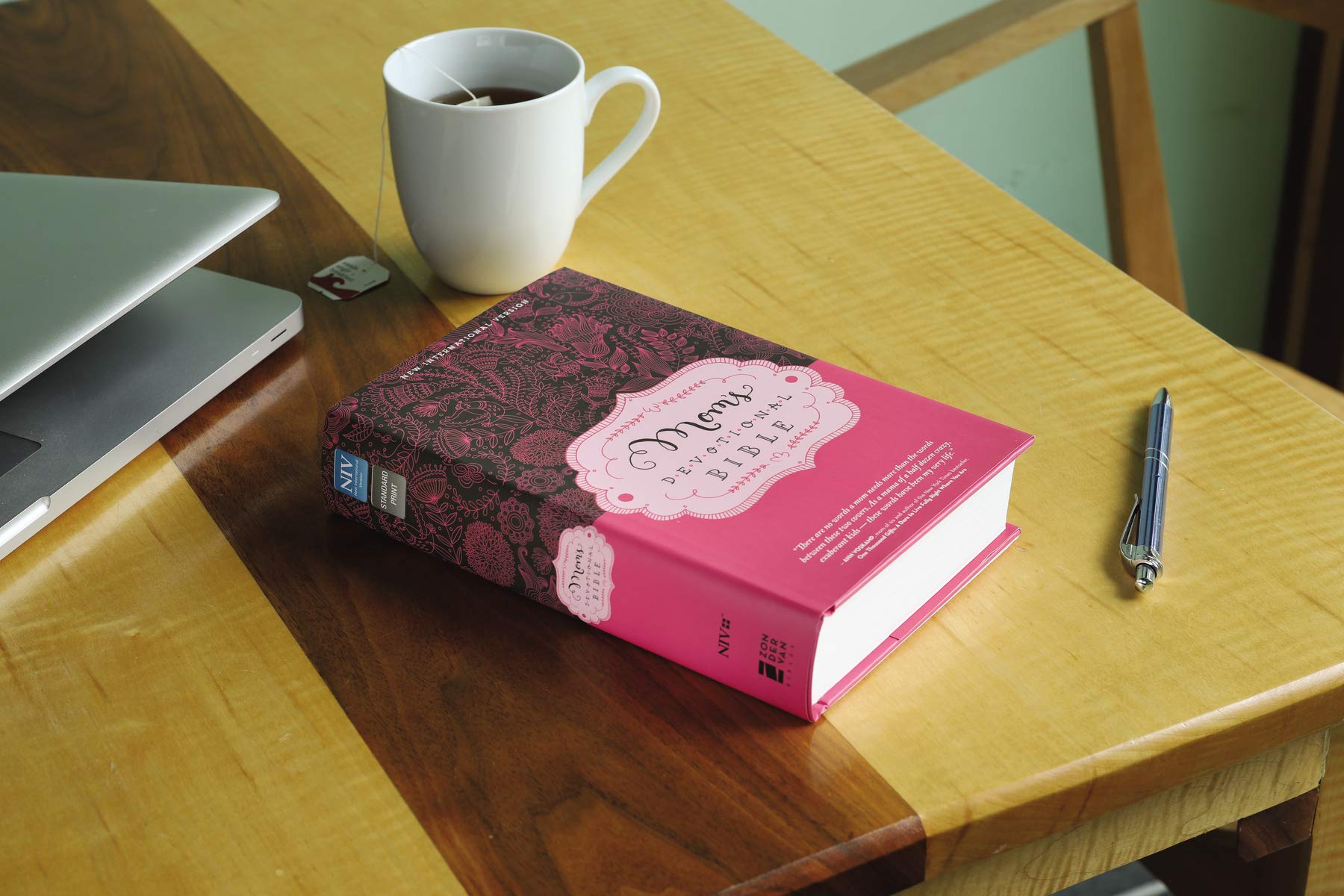 NIV, Mom's Devotional Bible, Hardcover,Used