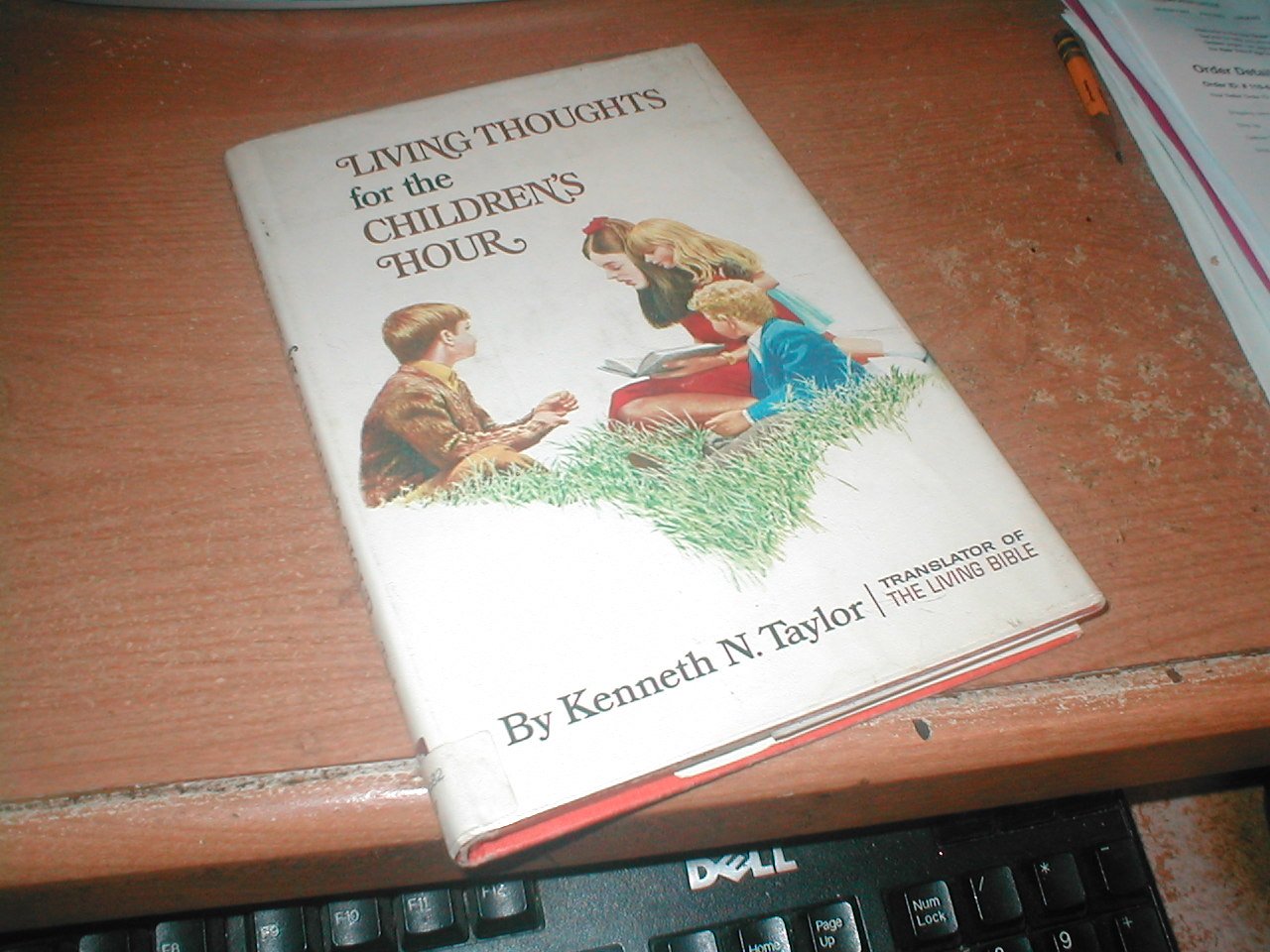 Living thoughts for the children's hour;: Devotional talks and stories for little boys and girls,,Used