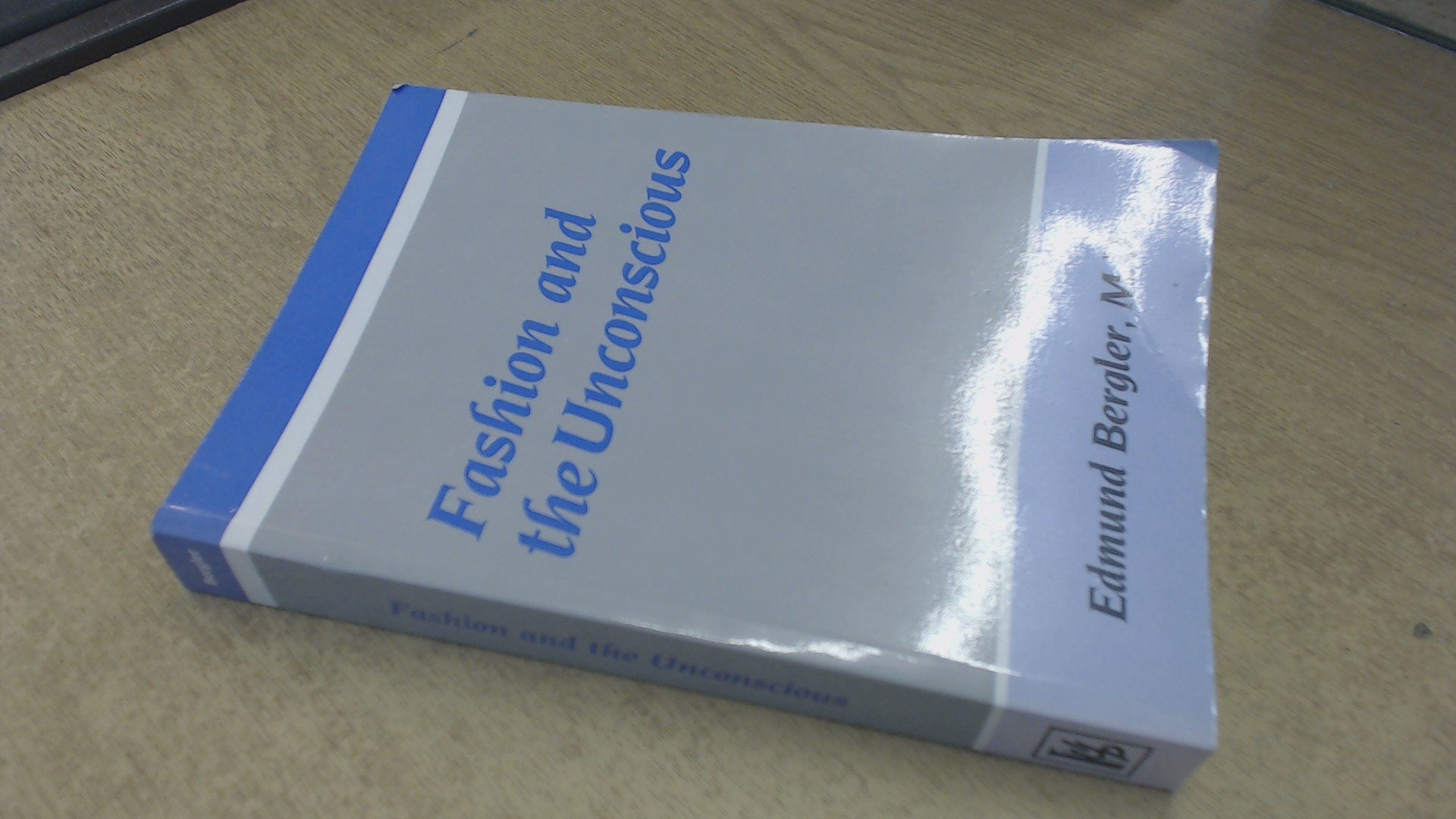 Fashion and the Unconscious,Used