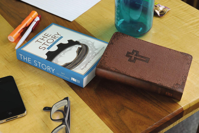 NIV, Graduation Gift, Bible Pack, Brown, Red Letter,Used