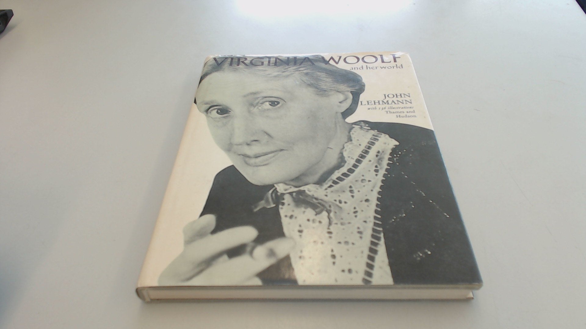 Virginia Woolf and her world,Used
