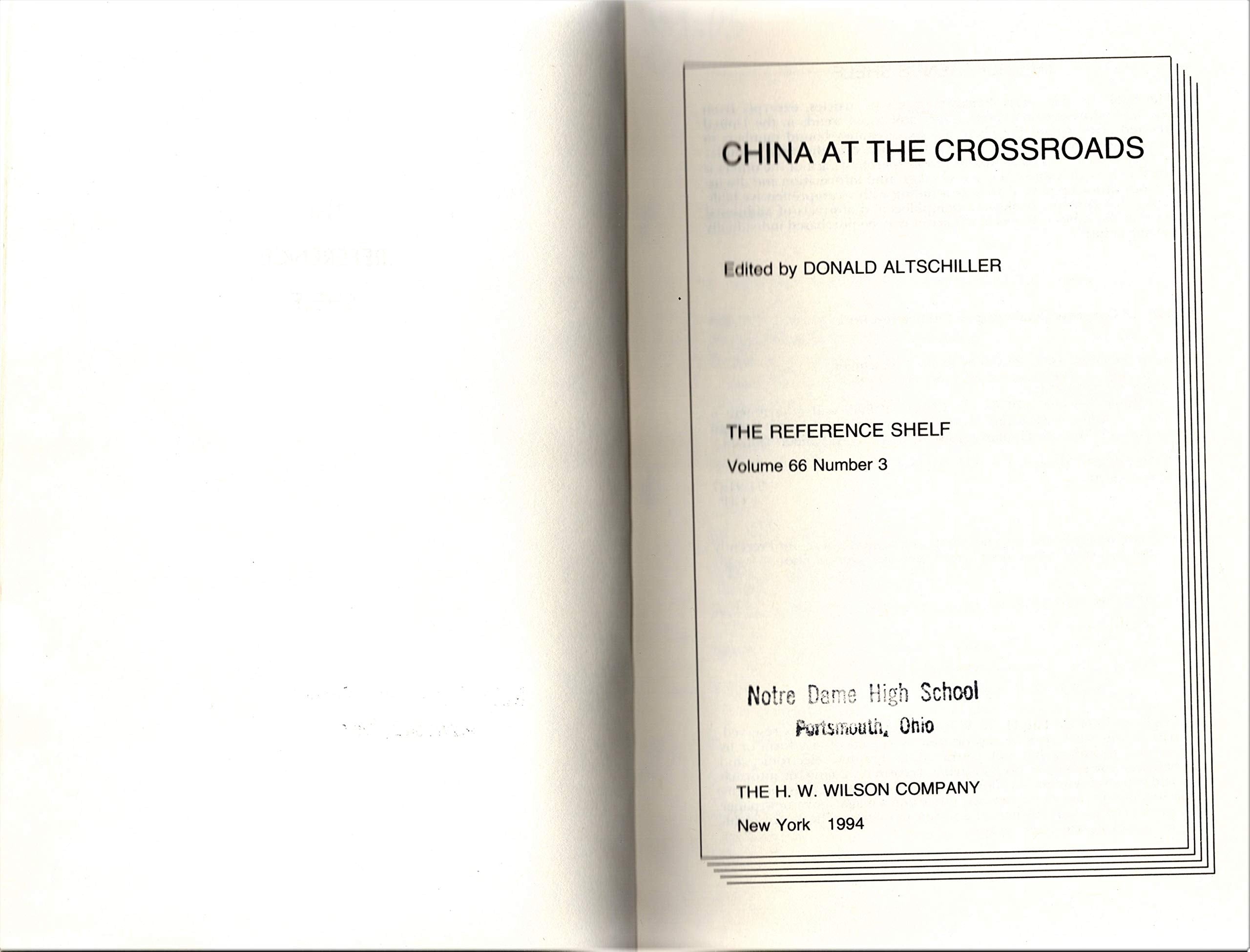 China at the Crossroads (Reference Shelf, Vol 66, No 3),Used