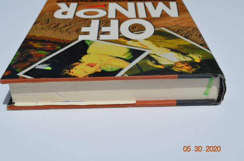 Off Minor: A Charlie Resnick Mystery,Used