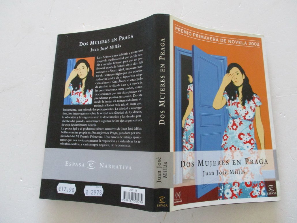 DOS Mujeres En Praga (Espasa Narrativa) (Spanish Edition),Used