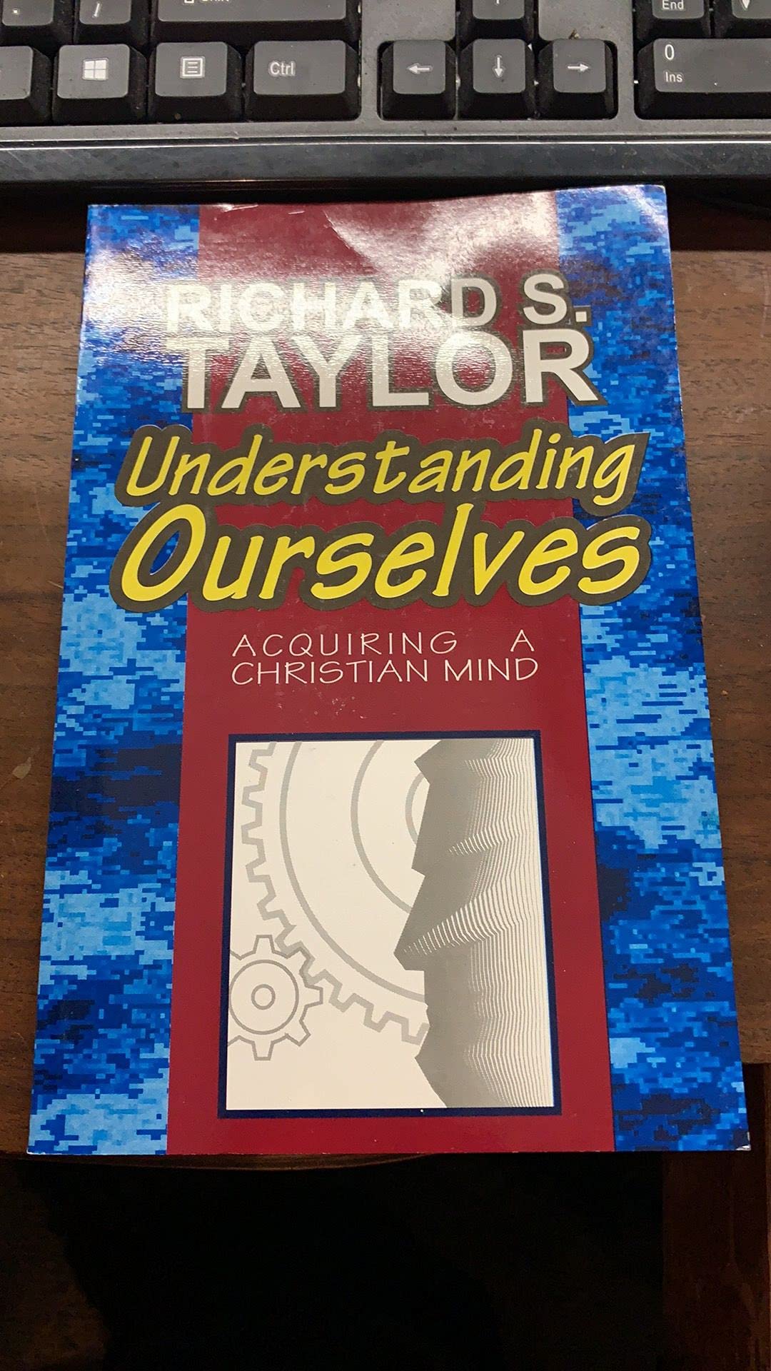 Understanding Ourselves: Acquiring A Christian Mind,Used