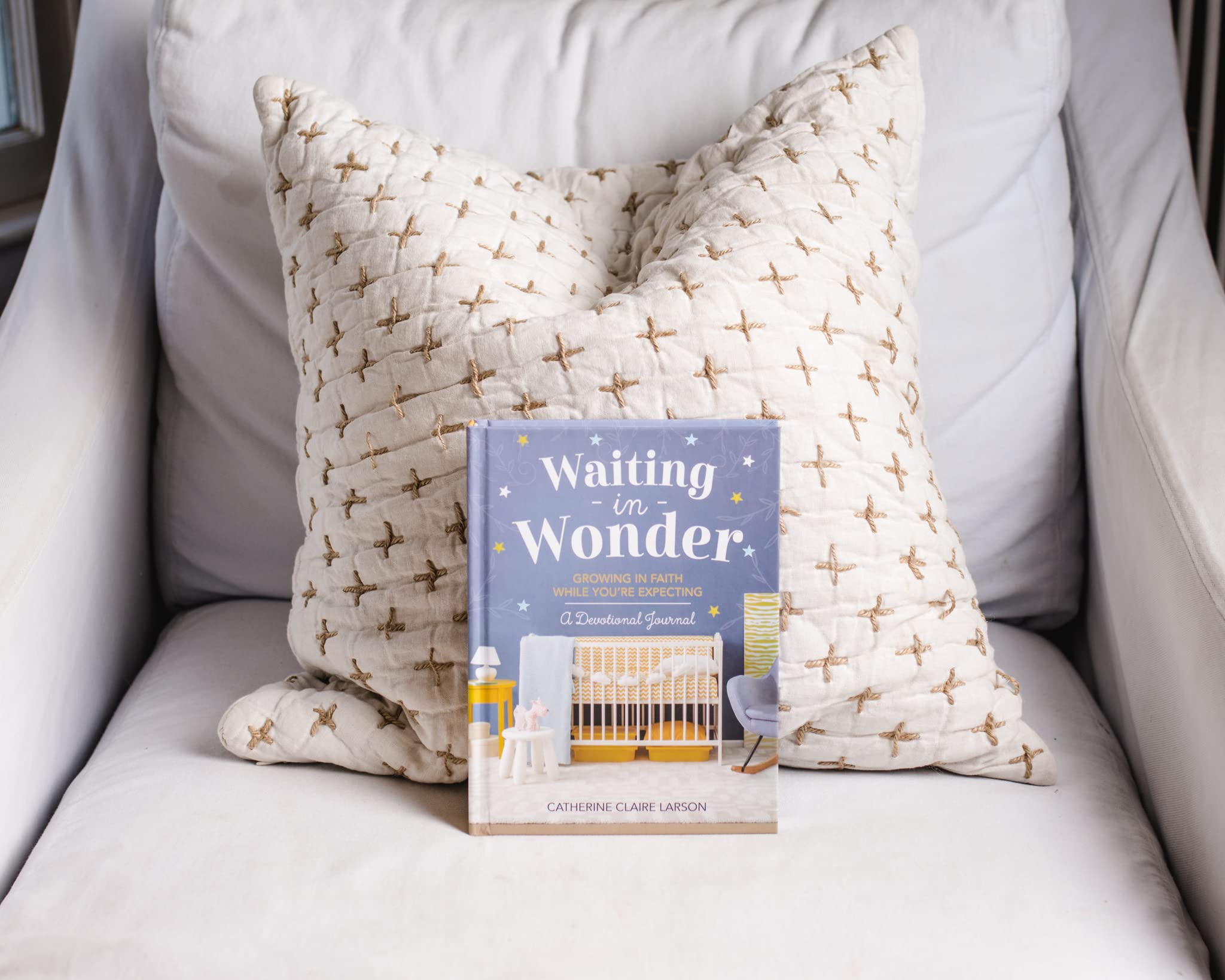 Waiting in Wonder: Growing in Faith While You're Expecting,Used